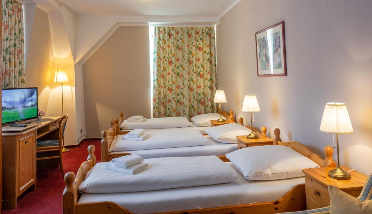 Hotel Klosterturm ฮิลเดสไฮม์ ภายนอก รูปภาพ