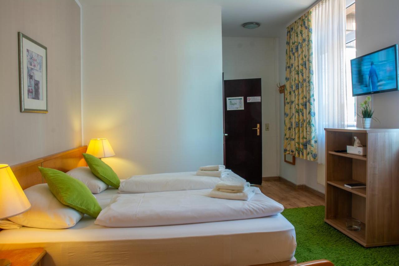 Hotel Klosterturm ฮิลเดสไฮม์ ภายนอก รูปภาพ