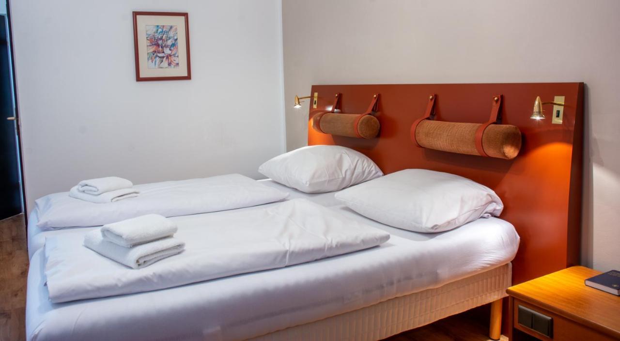 Hotel Klosterturm ฮิลเดสไฮม์ ภายนอก รูปภาพ