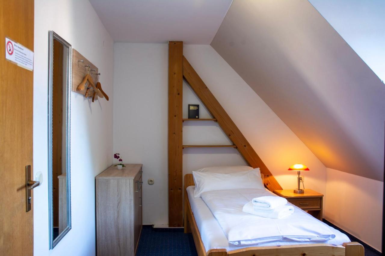 Hotel Klosterturm ฮิลเดสไฮม์ ภายนอก รูปภาพ
