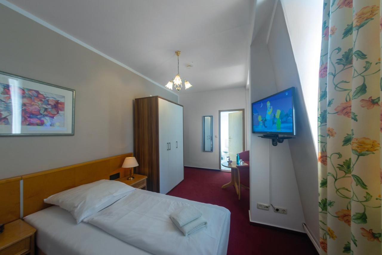 Hotel Klosterturm ฮิลเดสไฮม์ ภายนอก รูปภาพ